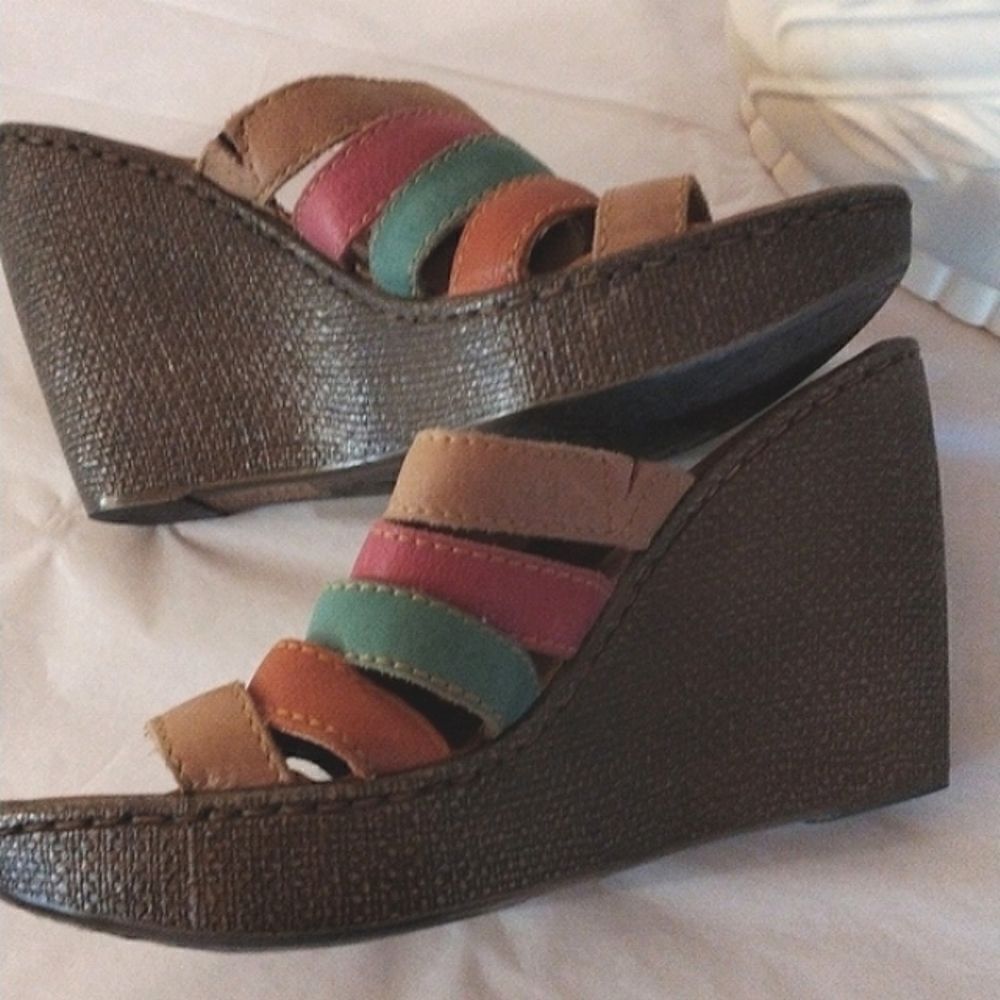 Born Platform Sandals - Picture 4 of 12